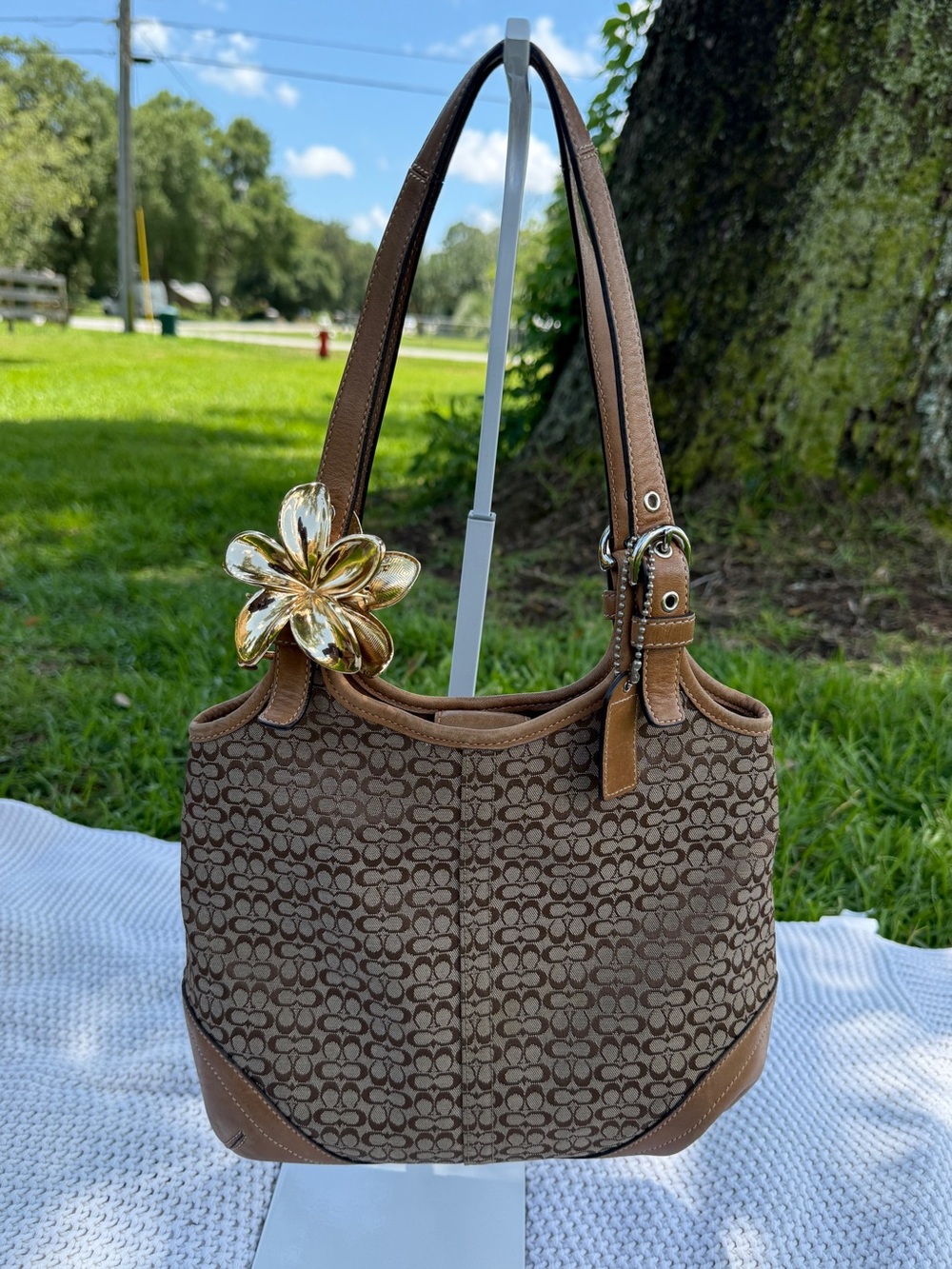 Coach Mini Signature Shoulder bag